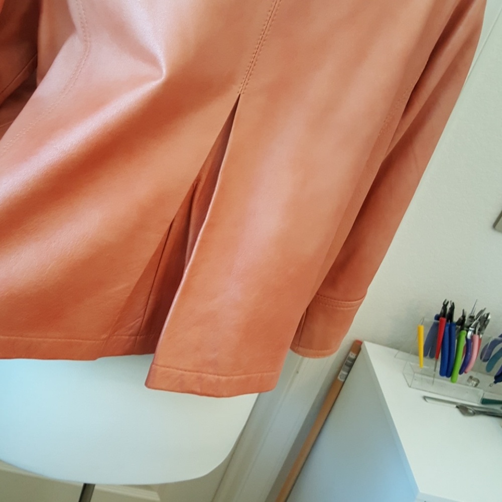 Leather jacket - Picture 4 of 6